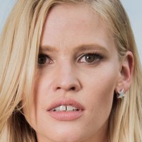 Lara Stone Nude